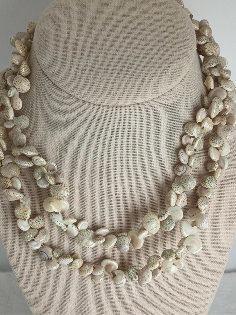 Hawaiian shell lei Necklace Handmade